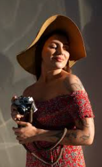 María C.